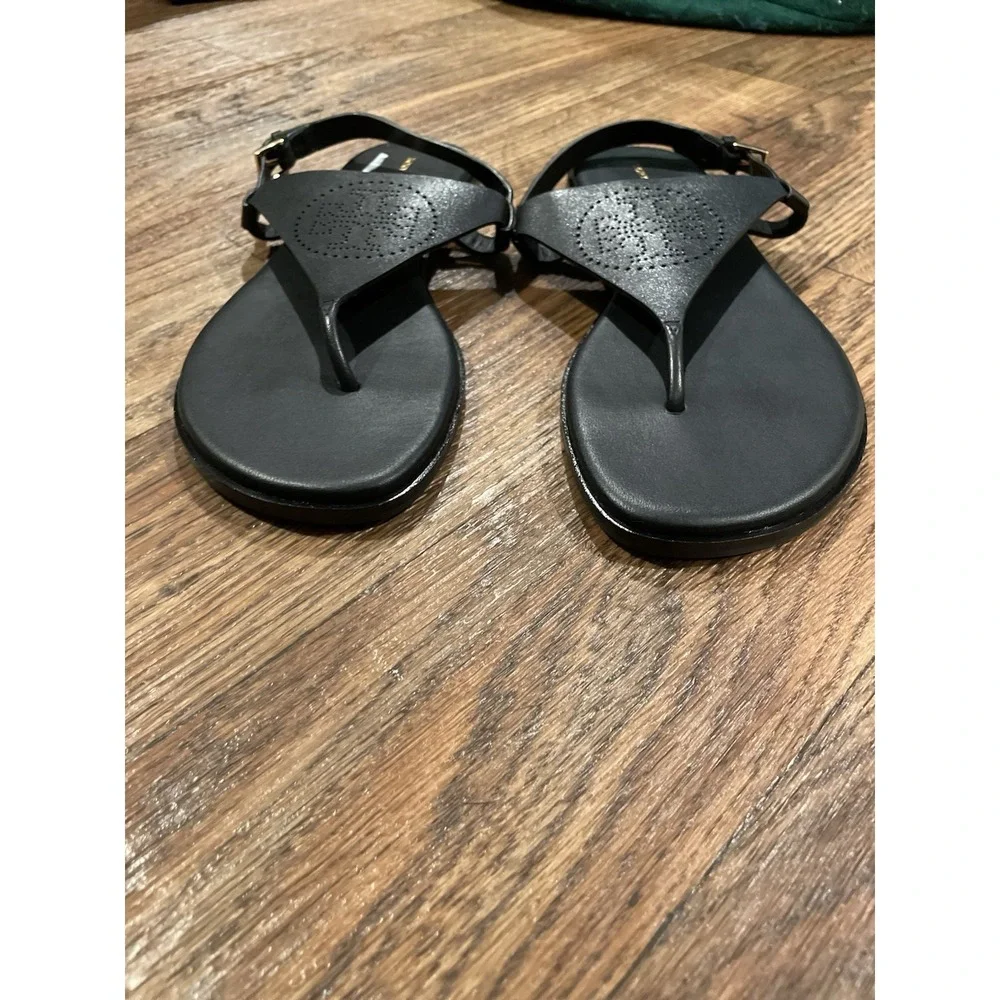 Tory Burch Capri Perf Sandal Thong Leather Perfect Black Size‎ 7 NWOB